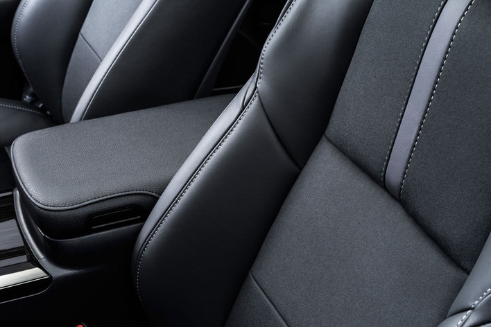 特別仕様車 アスリートS “J-FRONTIER Limited”