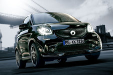 スマート ブラバスにスポーティなモデルが登場！256万円から