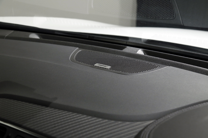 ルノー 新型カジャー Bose／ボディーカラー：ブラン ナクレ メタリック