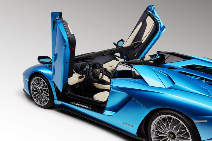 ＃ランボルギーニ デァブロ SV,ロードスター等 オリジナルカタログ 当時物68 ランボルギーニ、オープンで最高速350キロ740馬力！「アヴェンタドール