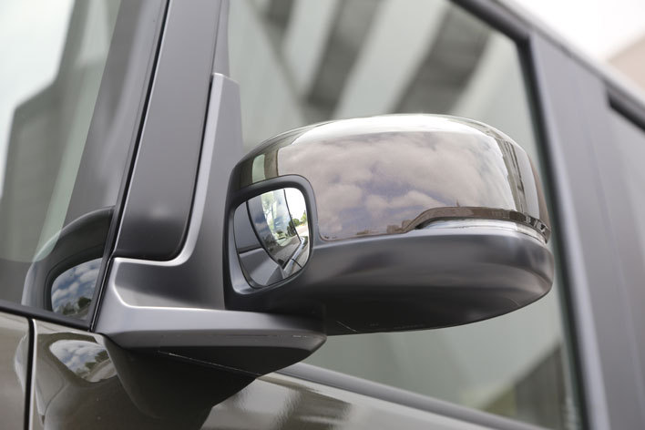 新型N-BOX カスタム