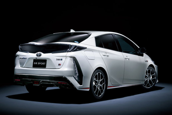 プリウスPHV GR SPORT