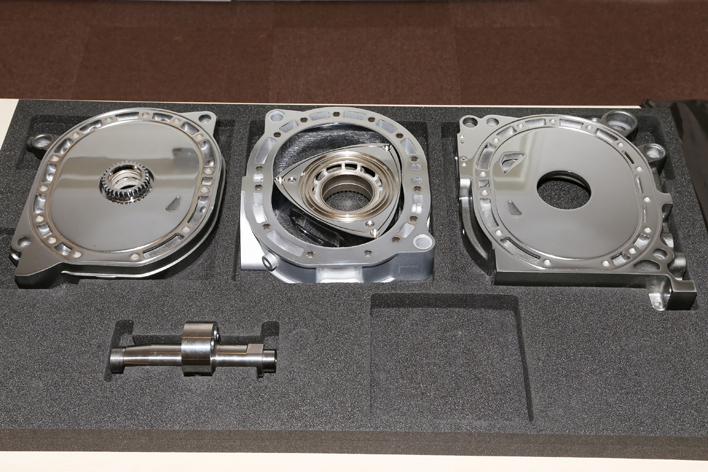 マツダが2019年にロータリーエンジン復活を決定