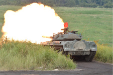 防衛省提供　74式戦車01