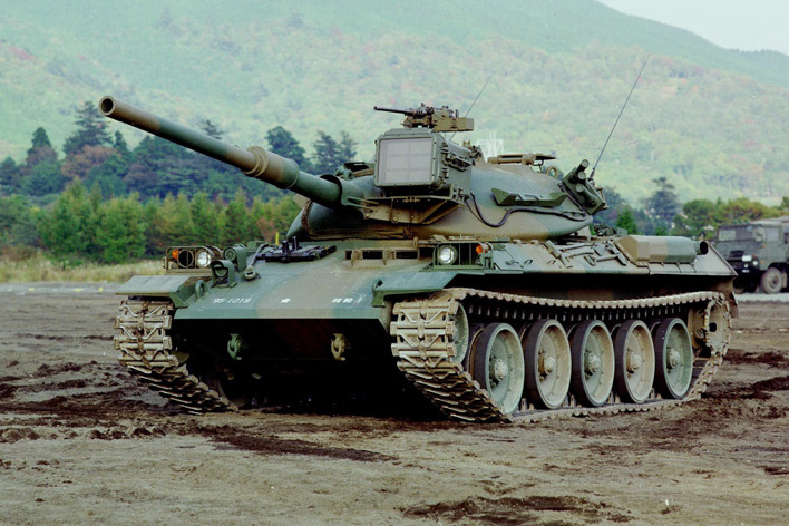 防衛省提供　74式戦車02