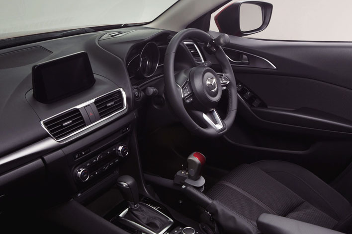 マツダ 手動運車アクセラ