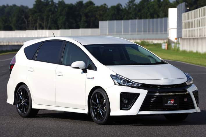 プリウスα GRスポーツ