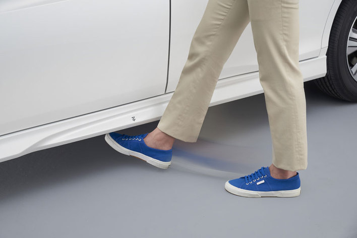 ホンダ ステップワゴン ハンズフリースライドドア