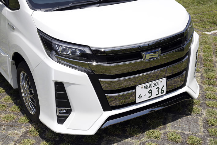 トヨタ 新型ノア ハイブリッド Si（2017年7月マイナーチェンジ）