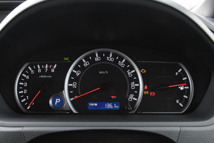 トヨタ 先代型ノア Si ガソリンモデル（2014年3月撮影）