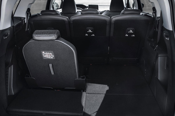 プジョー新型5008