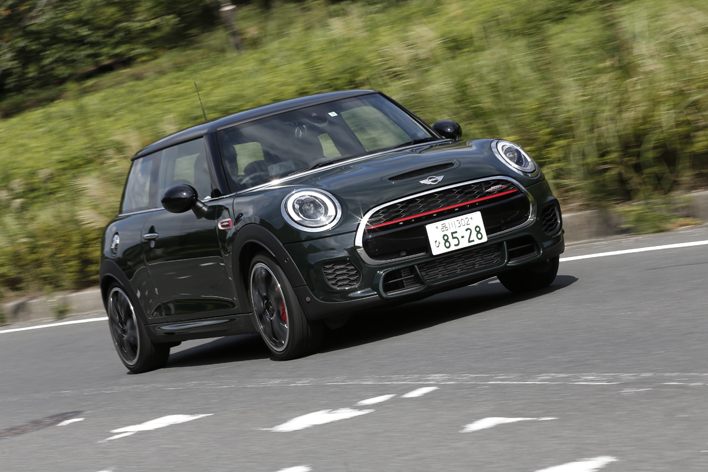 Mini ジョン クーパー ワークス 試乗レポート 史上最強の231馬力 Jcw 直系のピュア レーシング スピリッツを体感 1 2 徹底検証 17年新型車種ー試乗レポート Mota