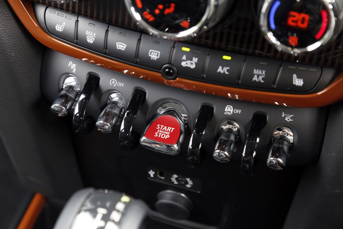 MINI CROSSOVER「Cooper SD Crossover ALL4」