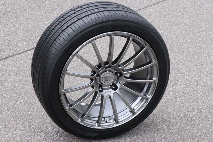 横浜ゴム、静粛性を高めたタイヤ「ADVAN dBV552」を発売(画像