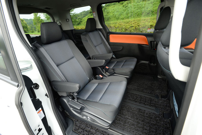 トヨタ 先代型ヴォクシー