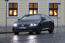 フォルクスワーゲン新型アルテオン試乗／竹岡圭