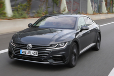 フォルクスワーゲン新型アルテオン試乗／竹岡圭