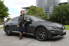 フォルクスワーゲン新型アルテオン試乗／竹岡圭