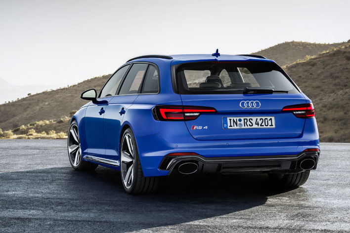 アウディ 東京モーターショー2017　RS４アバント