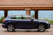 アウディ Q5
