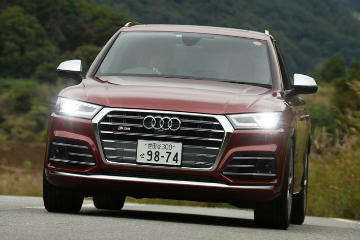 アウディ SQ5　走行中イメージ