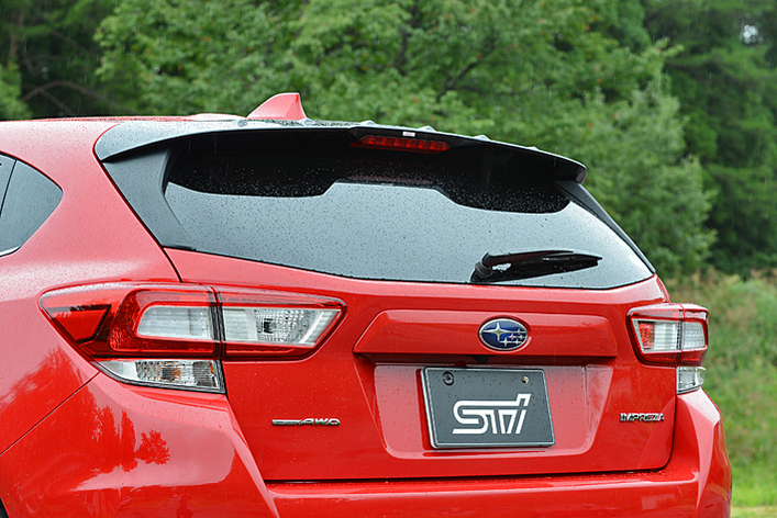 スバル インプレッサ SPORT 2.0i-S STI Performance パーツ装着車