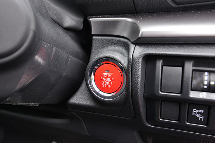 スバル インプレッサ SPORT 2.0i-S STI Performance パーツ装着車