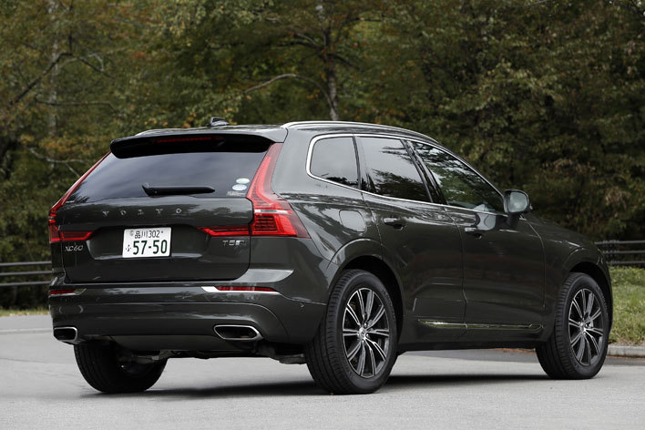 ボルボ 新型XC60 T5 AWD