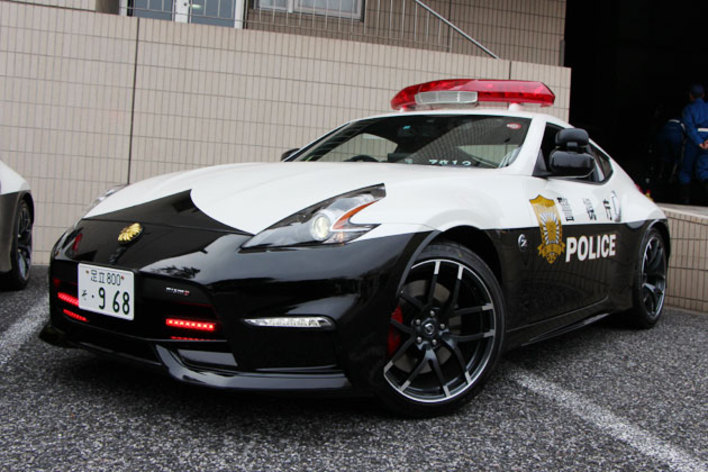 遭遇したら興奮必至 捕まりたくないけど乗ってみたい R34 や フェアレディz Nsx などスポーツカーをベースとしたパトカー たち はたらくクルマ Mota