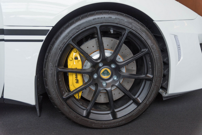 LOTUS NEW RANGE発表会