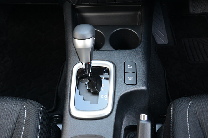 トヨタ 新型ハイラックス