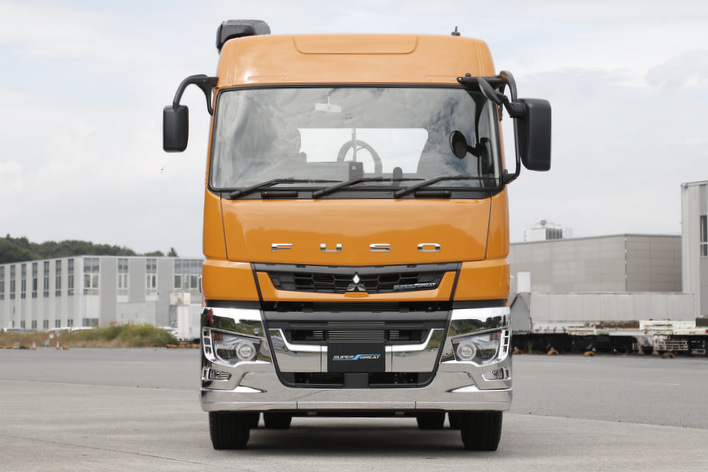 三菱ふそう スーパーグレート トラクター試乗 解説 21年ぶりのフルモデルチェンジ 先進の安全機能やスムーズさを体感 画像ギャラリー No 12 徹底検証 21年新型車種ー試乗レポート Mota