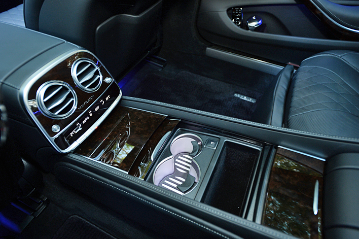 メルセデス・マイバッハS 560 4MATIC