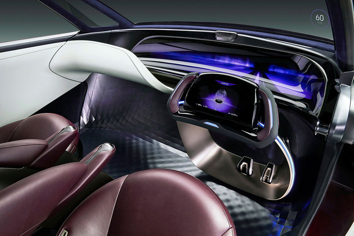 トヨタの燃料電池自動車「Fine-Comfort Ride」