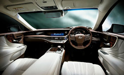 レクサス 新型LS500h “EXECUTIVE”