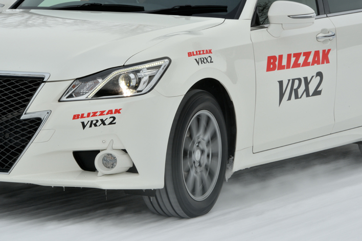 ブリヂストン 新型スタッドレスタイヤ「BLIZZAK VRX2」を試走｜装着率No.1ブランド“ブリザック”最新モデルの実力を徹底試乗＆評価する