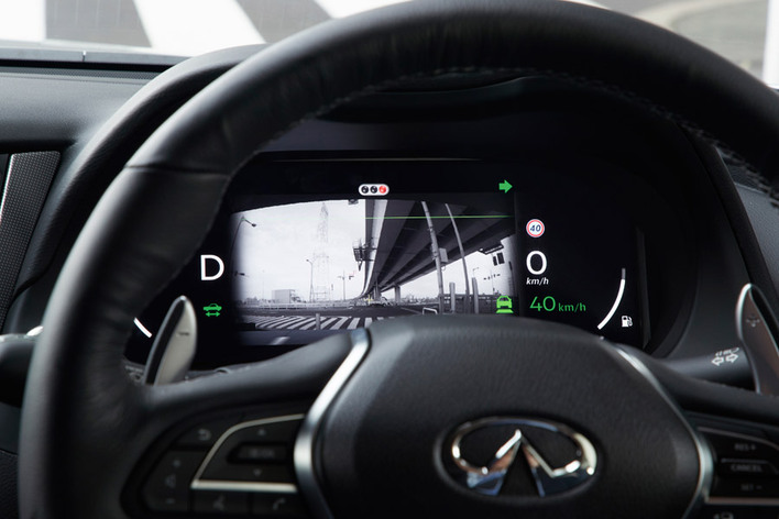 インフィニティQ50をベースとした最新の実験車両