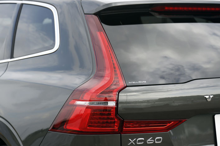 【2台対決】アウディ 新型Q5 vs. ボルボ 新型XC60 最新輸入プレミアムSUV どっちが買い！？徹底比較