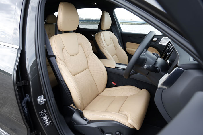 【2台対決】アウディ 新型Q5 vs. ボルボ 新型XC60 最新輸入プレミアムSUV どっちが買い！？徹底比較