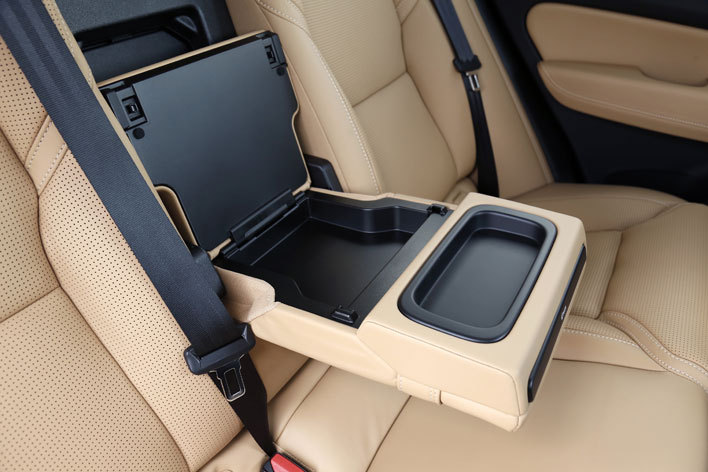 【2台対決】アウディ 新型Q5 vs. ボルボ 新型XC60 最新輸入プレミアムSUV どっちが買い！？徹底比較