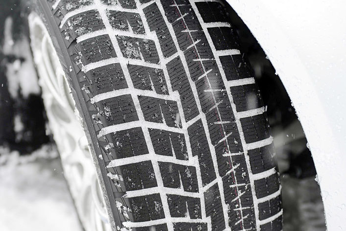 PR】氷上性能が15％アップ！ヨコハマ史上最高傑作のスタッドレスタイヤ