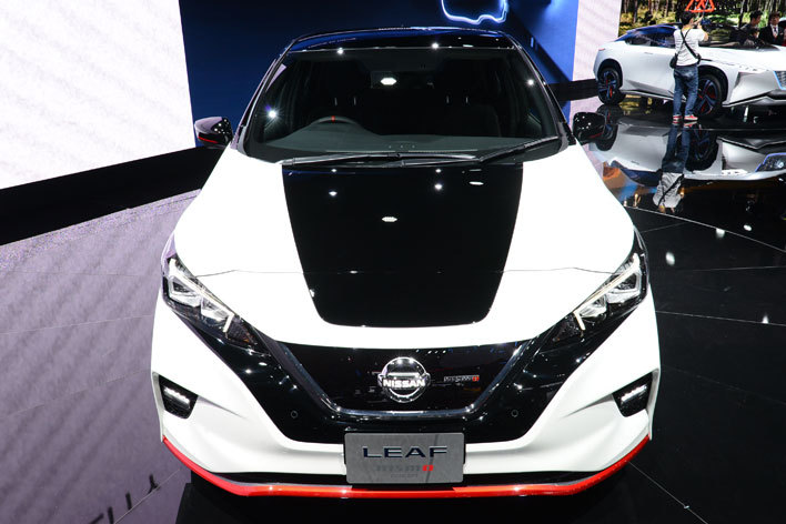 日産 リーフ ニスモ コンセプトで”ぶっちぎれ！技術のNISMO”【東京モーターショー2017】