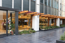 世界最大のアストンマーティン・ディーラー「アストンマーティン東京」[東京都港区北青山1-2-3]