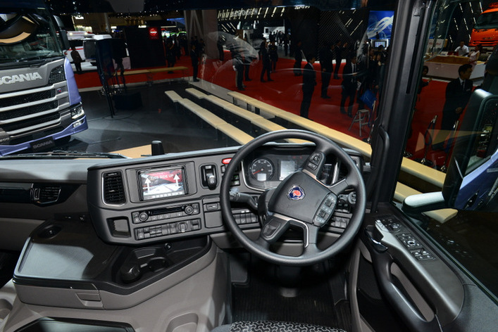 UDクオン　内装 UDトラックス（日産） クオン 大型 アルミウィング QKG-CD5ZA