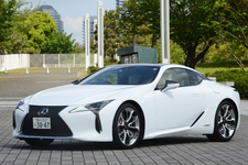 レクサス LC500h “L package”