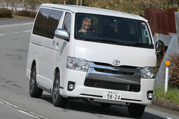 トヨタ アルファード Vs ハイエースワゴンどっち が買い 意外に共通点が多い2車種を徹底比較 2 3 徹底比較 人気新型車比較21年 Mota トヨタ アルファード Vs ハイエースワゴンどっち が買い 意外に共通点が多い2車種を徹底比較 2 3 徹底比較 人気新型車比較21年 Mota