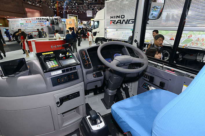 日野の人気ノンステップバス ポンチョ にパンダ顔のevモデルが登場 東京モーターショー17 画像ギャラリー No 16 特集 Mota