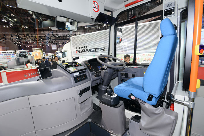 日野の人気ノンステップバス ポンチョ にパンダ顔のevモデルが登場 東京モーターショー17 画像ギャラリー No 17 特集 Mota