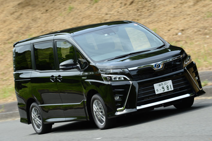 トヨタ　ヴォクシー ヴォクシー（トヨタ）の歴代モデル・グレード別カタログ情報｜中古車