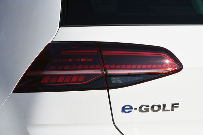 フォルクスワーゲン(VW) eゴルフ(EV：電気自動車)